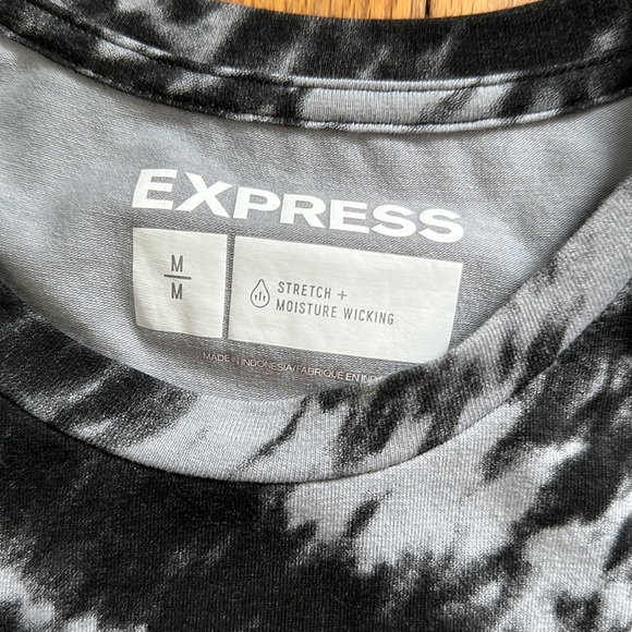 Express Stretch & Moisture Wicking T (M) - Picture 2 of 4
